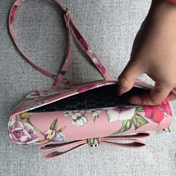 Betsey Johnson XL 3 Pocket Wallet Purse Floral Print - Picture 12 of 16